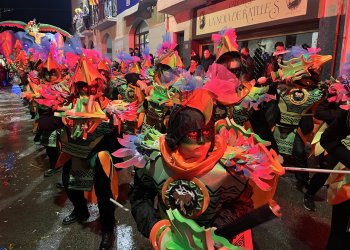 FOTOS i VÍDEOS. El Carnaval espanta a la pluja i Els Troneres, CarnaSEB i LedKids s'imposen