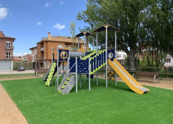La plaça del Sol estrena un nou parc infantil