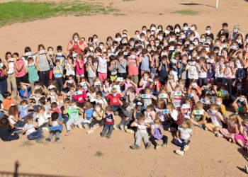 El col·legi Sant Genís i Santa Agnès participa a l’acte reivindicatiu organitzat per Osona Respira