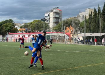 El Taradell es deixa escapar el partit en cinc minuts de desconcentració i el Lloreda no perdona