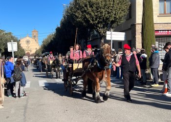 GALERIA DE FOTOS. Taradell llueix el seu patrimoni en un passant dels Tres Tombs reinventat