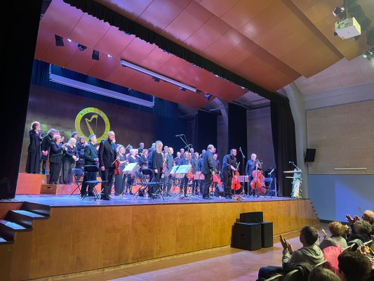 Can Costa es queda petit pel Concert de Nadal de la Coral l’Arpa