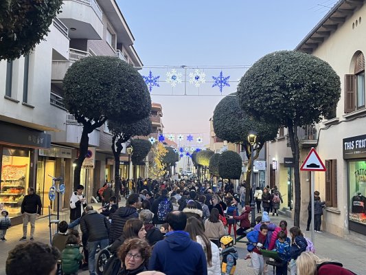 FOTOS i VÍDEO. Taradell encén els llums de Nadal