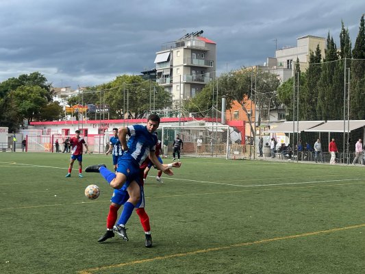 El Taradell es deixa escapar el partit en cinc minuts de desconcentració i el Lloreda no perdona