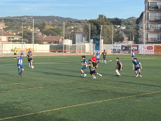 Empat sense gols entre el Taradell i Les Franqueses en un duel intens i travat