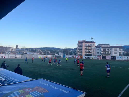 El Taradell empata amb el Cabrils (1-1) en un partit marcat per l'actuació arbitral