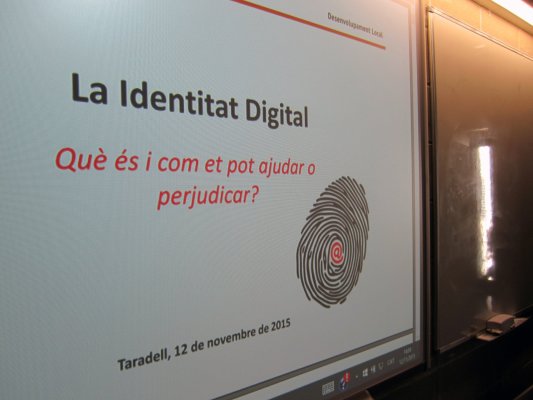 La identitat digital i les xarxes socials en la recerca de feina a l'Institut