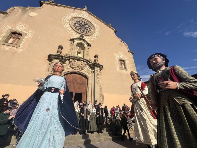 FOTOS. Festa major d'hivern participativa amb un seguit Ball del Ciri