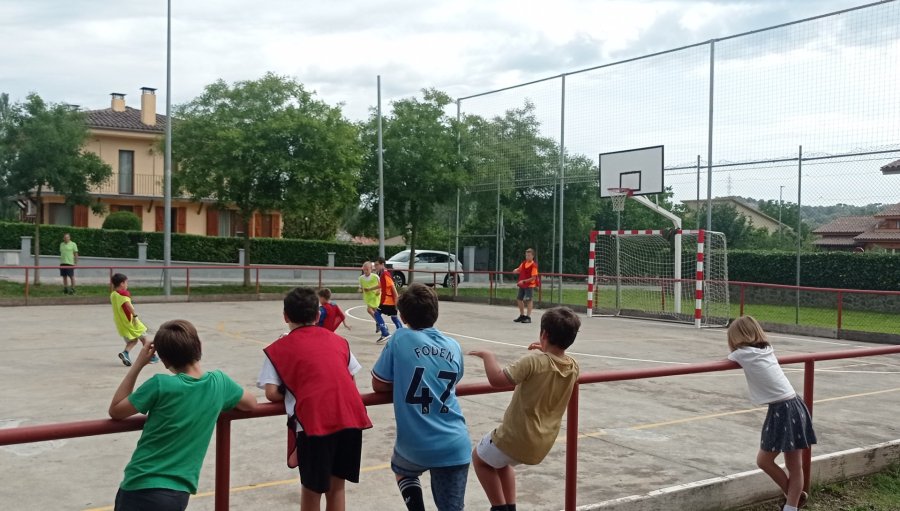 Futbol a la pista de Mont-rodon